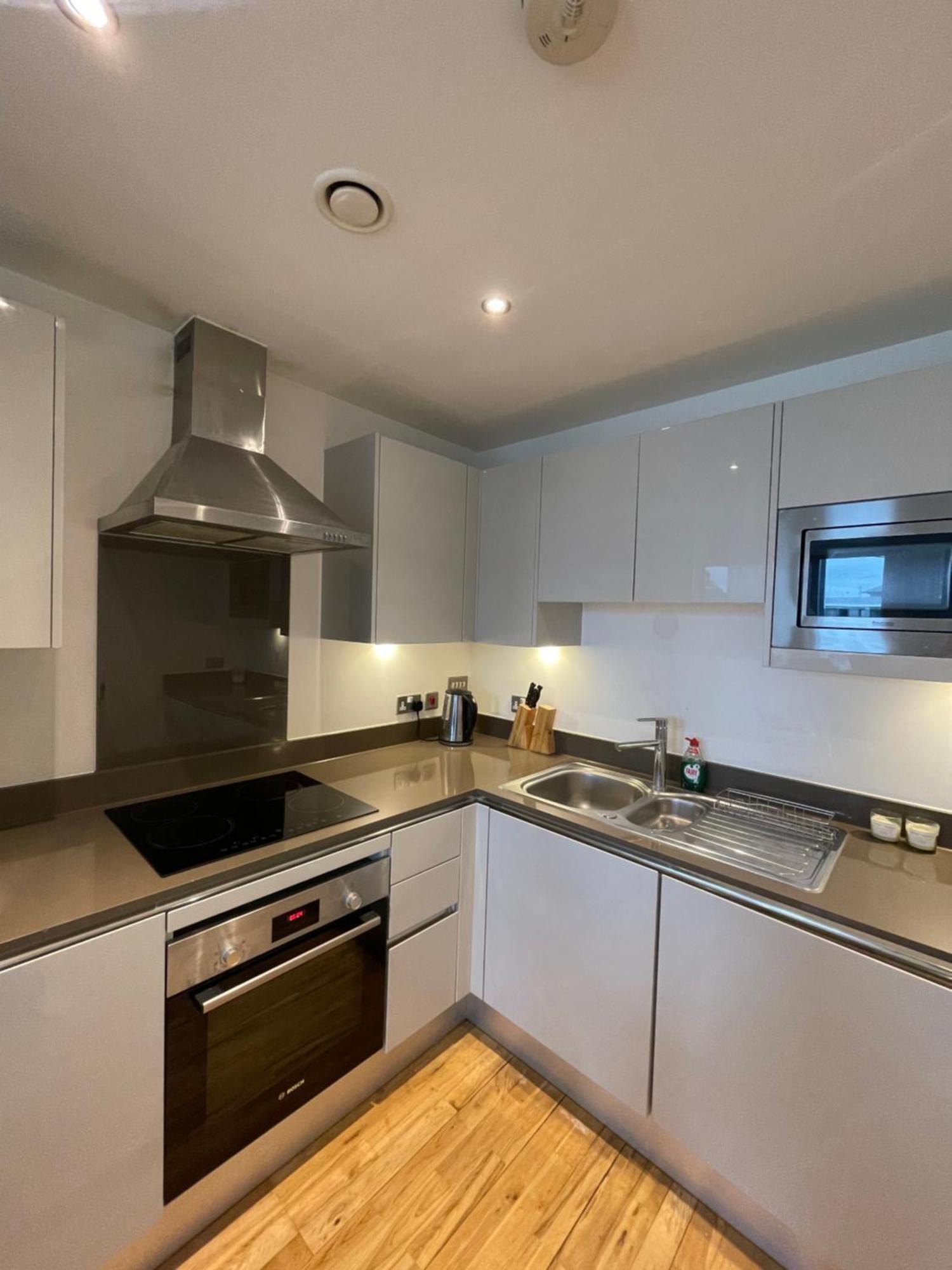 Sleek & Sunny 1bd Flat Near Greenwhich - Deptford! Apartament Londra