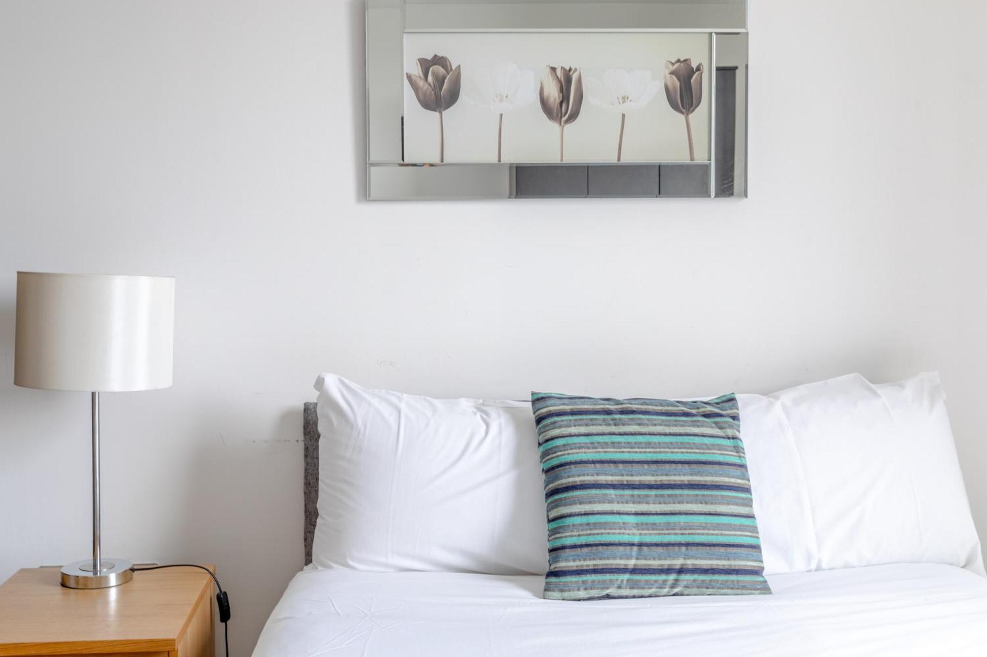 Sleek & Sunny 1bd Flat Near Greenwhich - Deptford! * Londra