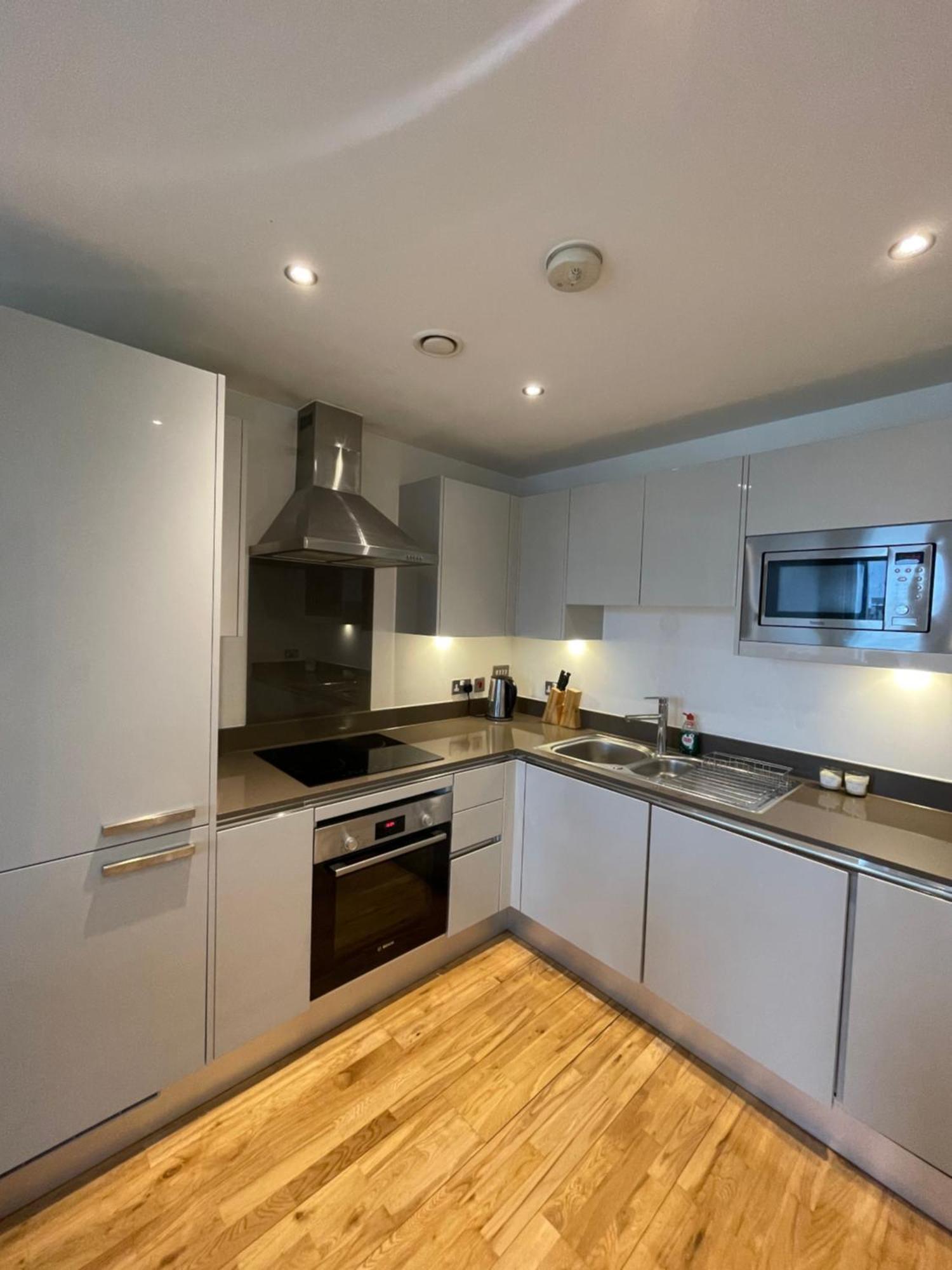 Sleek & Sunny 1bd Flat Near Greenwhich - Deptford! *