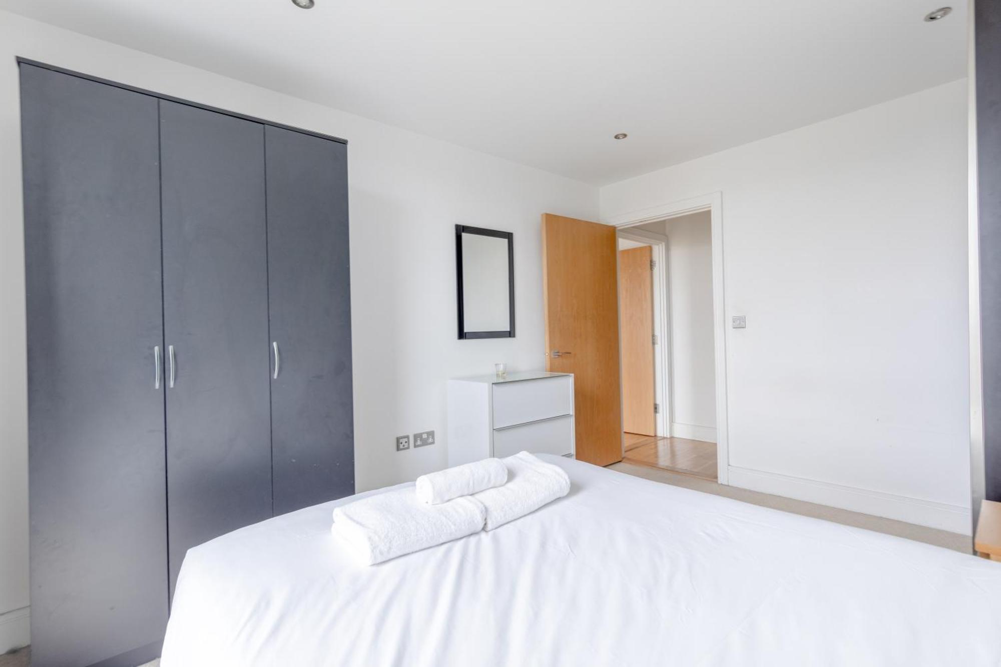 Sleek & Sunny 1bd Flat Near Greenwhich - Deptford! Londra