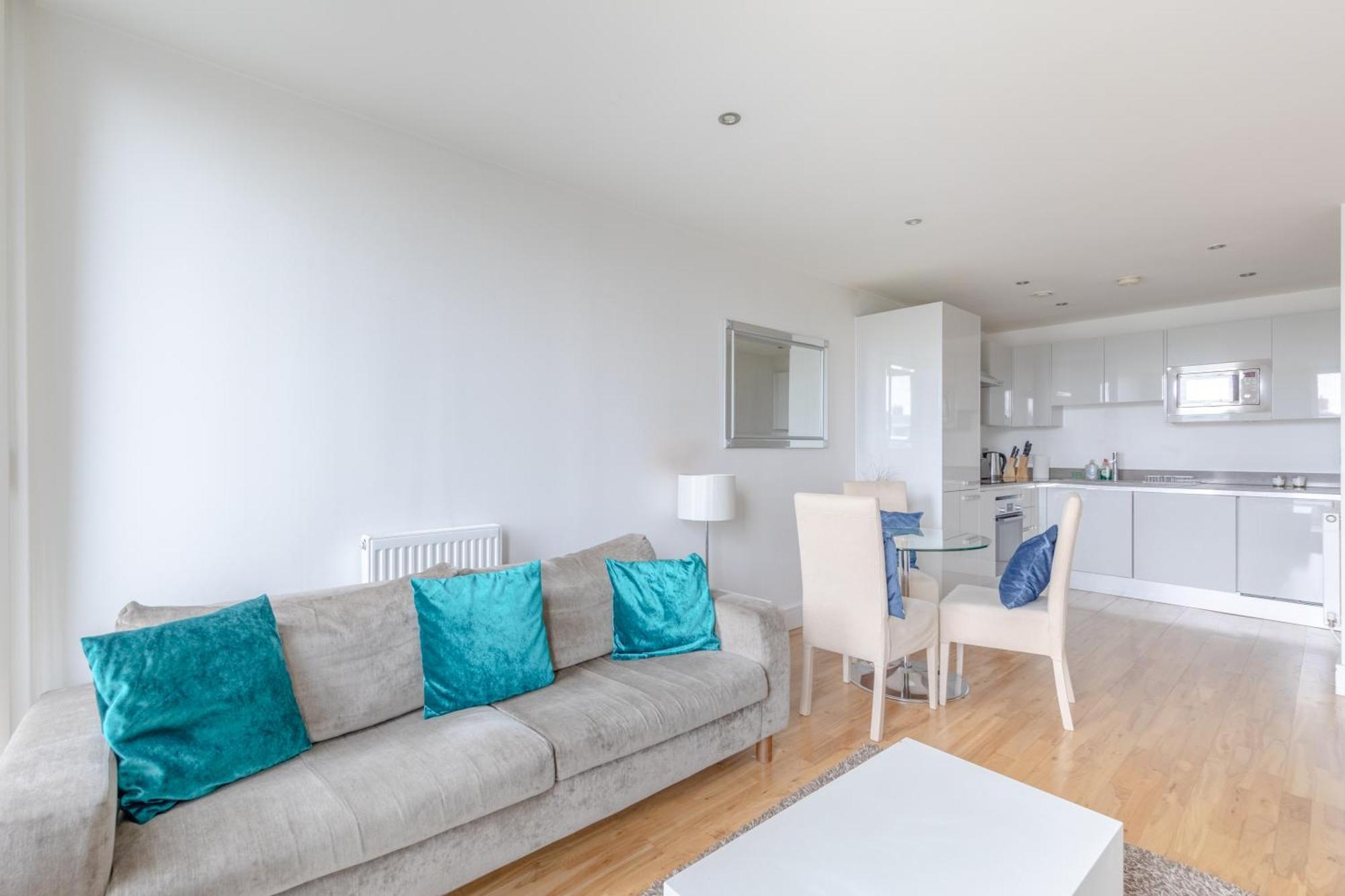 Sleek & Sunny 1bd Flat Near Greenwhich - Deptford!