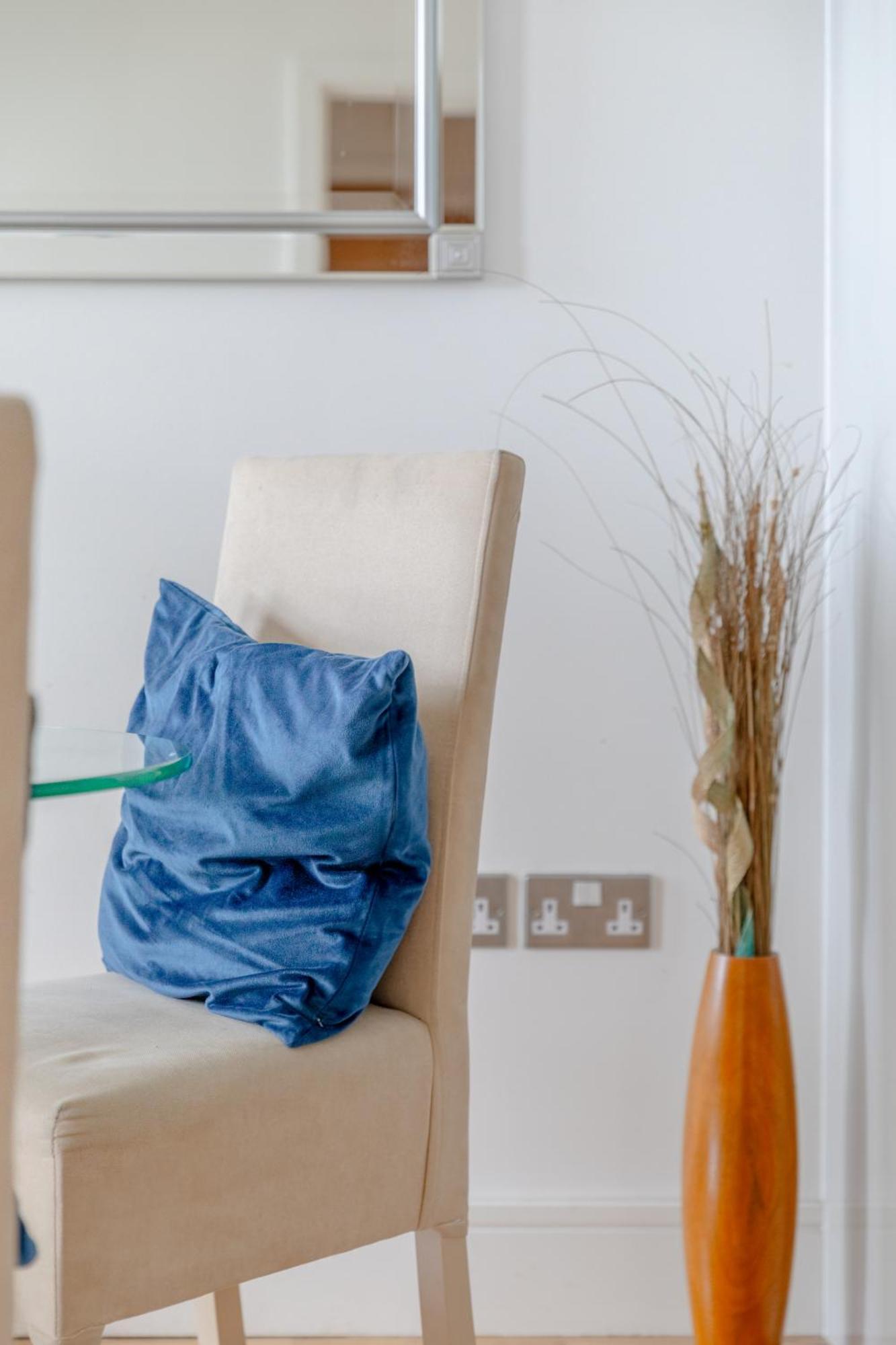 Sleek & Sunny 1bd Flat Near Greenwhich - Deptford! * Londra