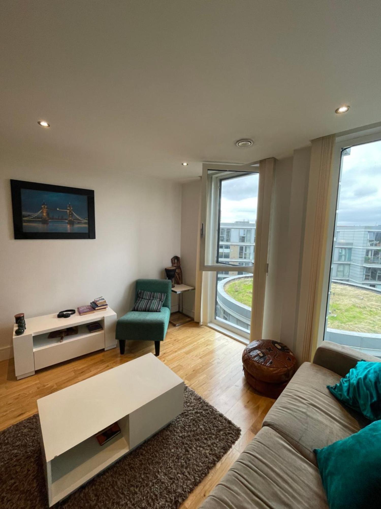Sleek & Sunny 1bd Flat Near Greenwhich - Deptford! Londra