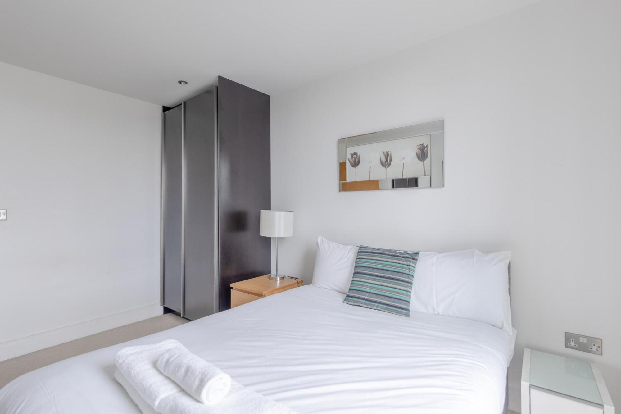 Sleek & Sunny 1bd Flat Near Greenwhich - Deptford! * Londra