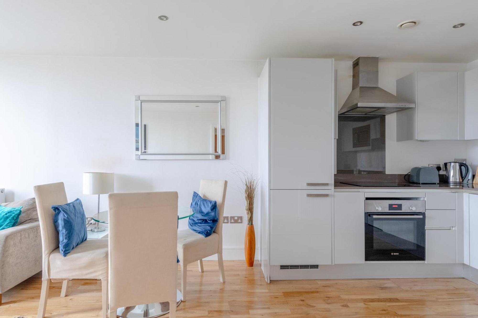 Sleek & Sunny 1bd Flat Near Greenwhich - Deptford! * Londra